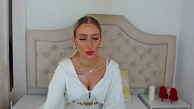 NatalieSensual online show from October 8, 7:10 am