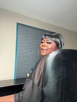 Snapshot of WomanNextdoor1 chatting on November 27, 5:46 pm WomanNextdoor1 online show from November 27, 5:46 pm