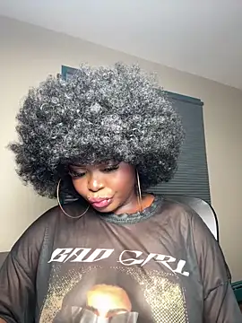 WomanNextdoor1 online show from March 19, 7:08 am