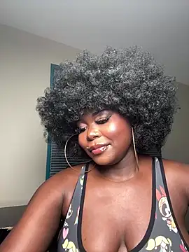 WomanNextdoor1 online show from July 4, 11:31 pm
