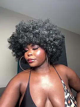 WomanNextdoor1 online show from May 6, 1:42 am