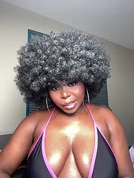 WomanNextdoor1 online show from May 2, 4:07 am