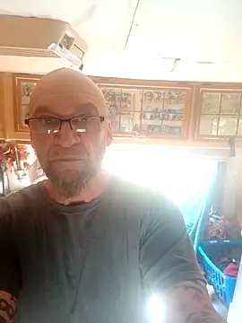 ShawnandDani7074 online show from March 10, 2:43 pm