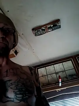 ShawnandDani7074 online show from January 11, 4:36 pm