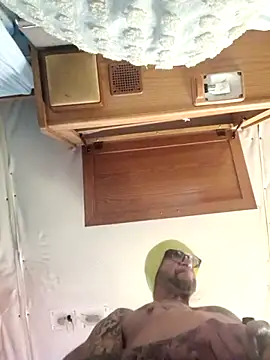 ShawnandDani7074 online show from April 12, 1:14 pm