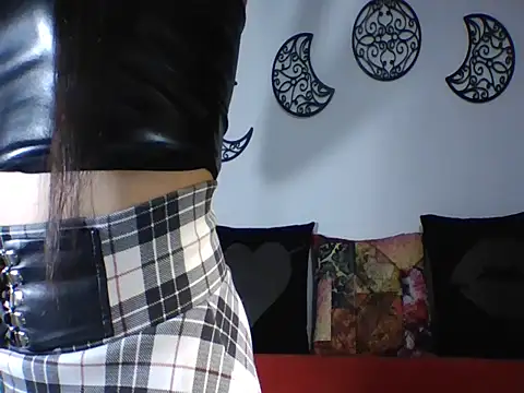 a miss online show from November 28, 9:59 pm