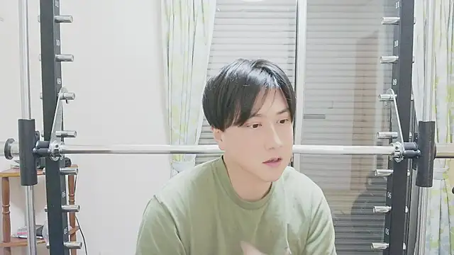 Snapshot of oyu_kun chatting on February 8, 9:51 am oyu kun online show from February 8, 9:51 am