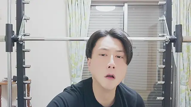 Snapshot of oyu_kun chatting on February 10, 11:59 pm oyu kun online show from February 10, 11:59 pm