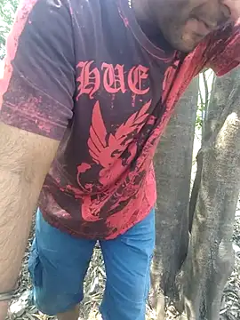 Snapshot of Aeroxx chatting on April 3, 5:03 am Aeroxx online show from April 3, 5:03 am