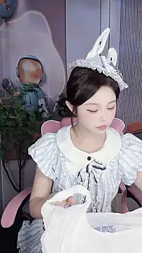 CAICAI BABY online show from November 14, 5:44 am