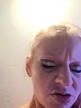 IrishGoddess69247 online show from January 18, 6:00 pm