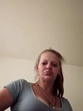 IrishGoddess69247 online show from February 24, 9:43 am