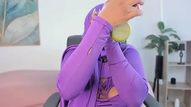 yasmin elite online show from December 21, 11:23 am