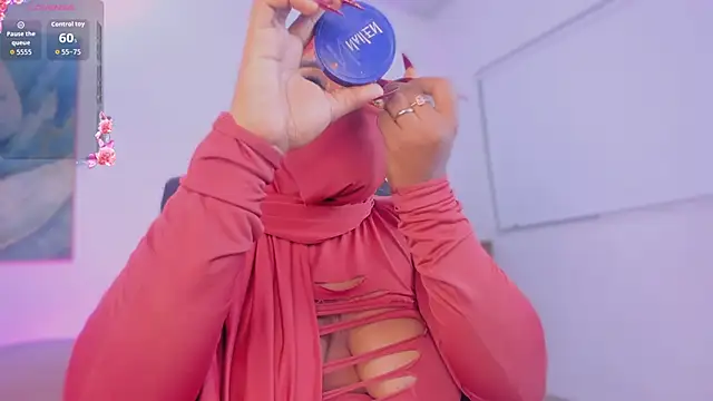 yasmin elite online show from February 23, 9:10 am