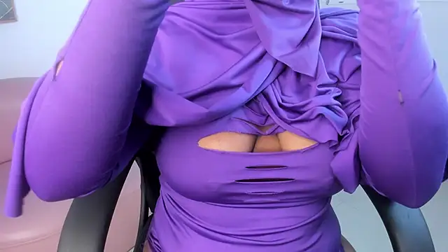 yasmin elite online show from October 10, 10:05 am