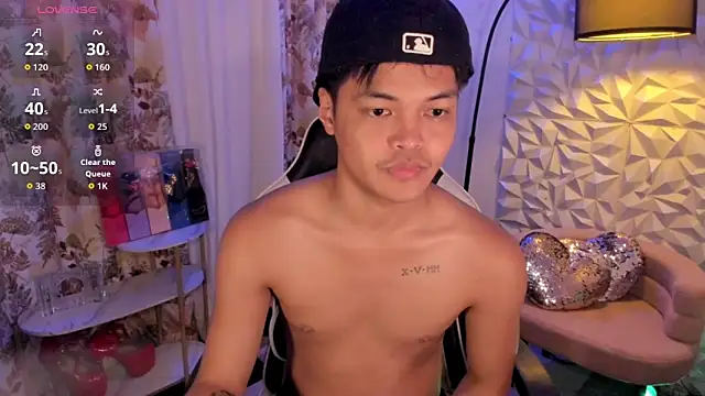 asianhugescott online show from February 19, 5:21 pm