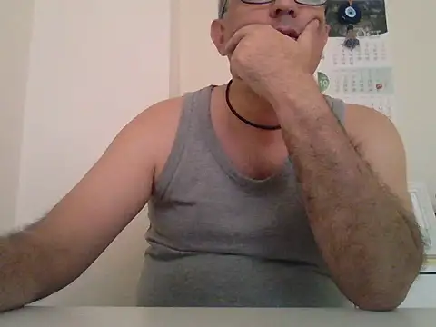 Snapshot of CELIK3577 chatting on October 15, 6:11 am CELIK3577 online show from October 15, 6:11 am