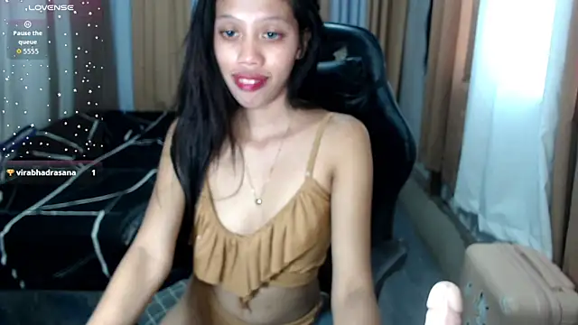 kourtneyluv  online show from October 23, 3:49 am