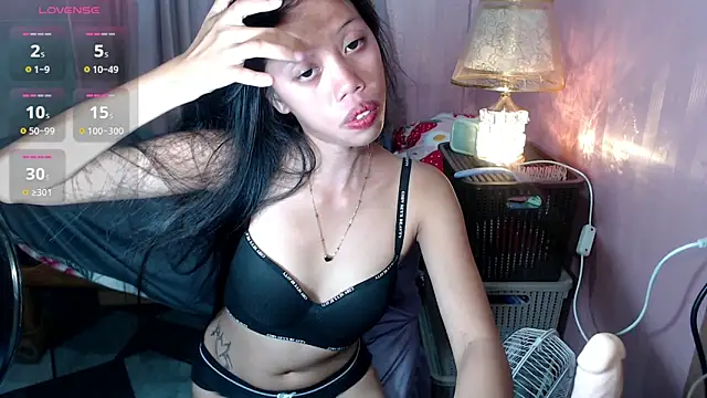 Snapshot of kourtneyluv_ chatting on June 18, 5:28 am kourtneyluv online show from June 18, 5:28 am