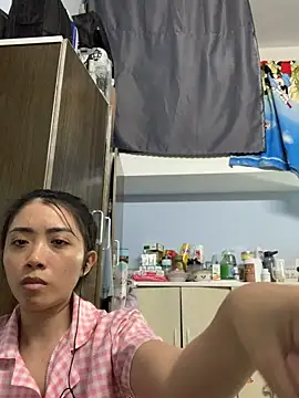 Snapshot of Minee1202 chatting on June 16, 2:44 am Minee1202 online show from June 16, 2:44 am