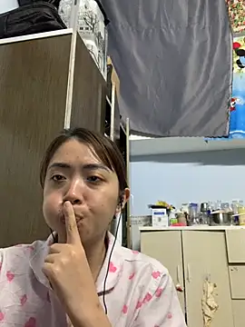 Minee1202 online show from April 2, 2:30 am