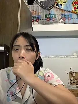 Snapshot of Minee1202 chatting on October 15, 7:38 am Minee1202 online show from October 15, 7:38 am