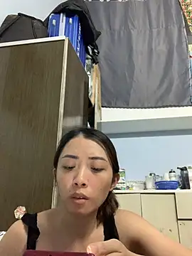 Snapshot of Minee1202 chatting on July 17, 6:32 am Minee1202 online show from July 17, 6:32 am