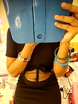 Snapshot of Snaya-baby chatting on November 4, 2:43 pm Snaya-baby online show from November 4, 2:43 pm