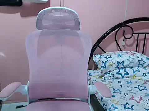 Snapshot of Wynxx chatting on December 20, 5:54 am Wynxx online show from December 20, 5:54 am