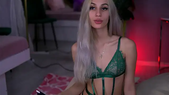 AwaLynch online show from January 14, 5:11 am