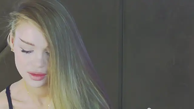 MarilynNova online show from April 25, 4:26 am