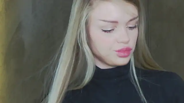 MarilynNova online show from April 2, 5:25 am