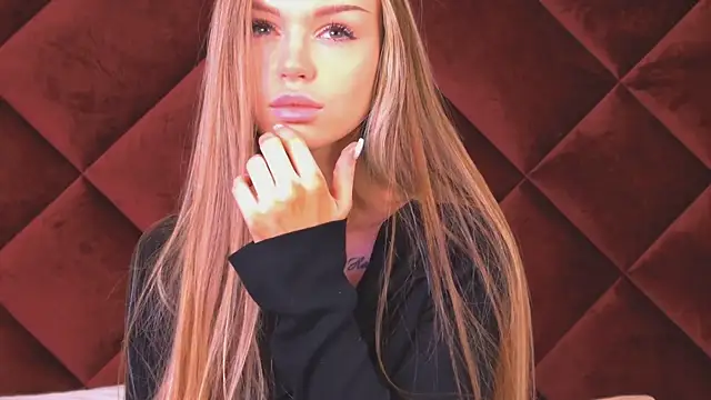 MarilynNova online show from April 23, 5:25 am