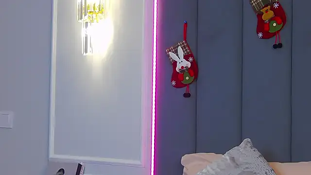 MarilynNova online show from December 23, 5:40 am