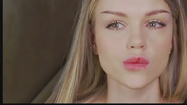 MarilynNova online show from March 23, 4:23 am