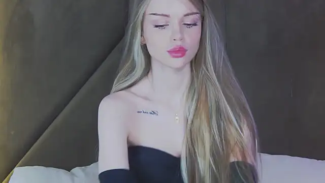 MarilynNova online show from April 6, 4:30 am