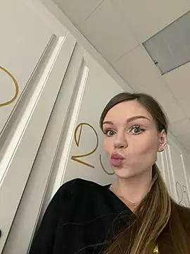 MarilynNova online show from January 17, 4:16 am