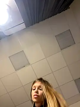 MarilynNova online show from December 22, 4:12 am