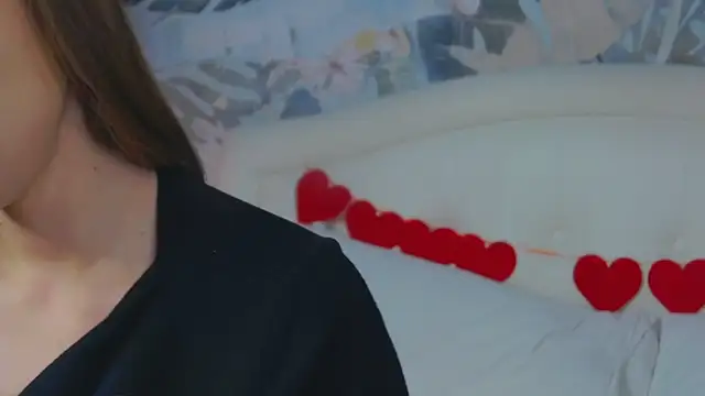 MarilynNova online show from February 17, 6:00 am