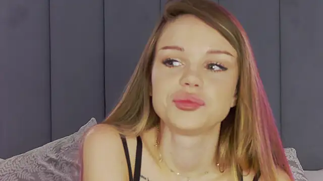 MarilynNova online show from October 19, 4:26 am