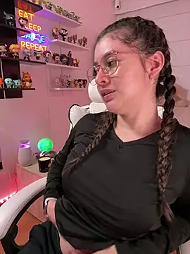 Snapshot of Sharon_07 chatting on February 13, 11:38 pm Sharon 07 online show from February 13, 11:38 pm