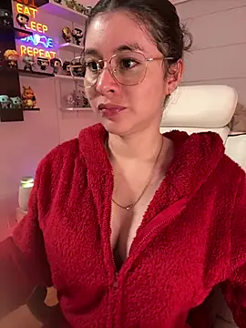 Snapshot of Sharon_07 chatting on February 17, 11:35 pm Sharon 07 online show from February 17, 11:35 pm