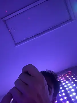 Snapshot of SalemStratton chatting on October 20, 2:02 am SalemStratton online show from October 20, 2:02 am