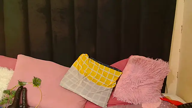 Snapshot of AmazingDarkDoll chatting on October 11, 6:25 am AmazingDarkDoll online show from October 11, 6:25 am