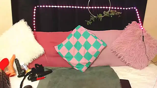 AmazingDarkDoll online show from November 21, 4:06 pm