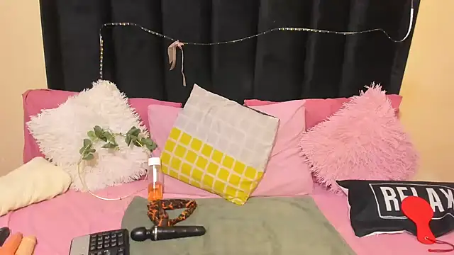 AmazingDarkDoll online show from February 23, 5:46 pm