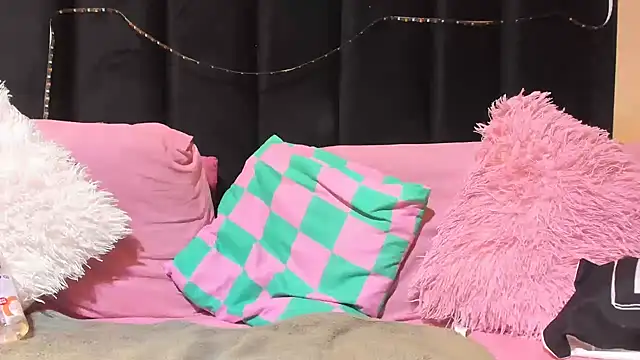 AmazingDarkDoll online show from March 19, 6:46 am