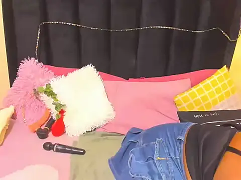 AmazingDarkDoll online show from February 13, 6:41 pm