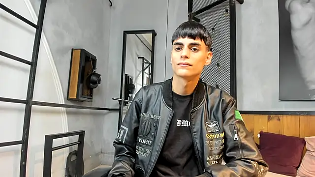 Snapshot of Dani_mc1 chatting on November 7, 11:48 am Dani mc1 online show from November 7, 11:48 am