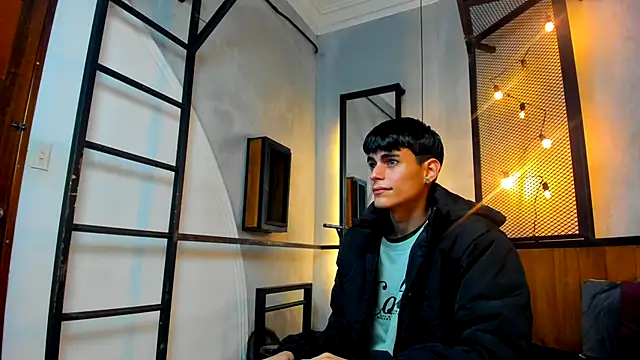 Snapshot of Dani_mc1 chatting on December 2, 11:34 am Dani mc1 online show from December 2, 11:34 am